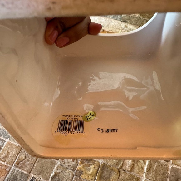 Classic Disney Winnie the Pooh ceramic tissue box - Picture 7 of 8